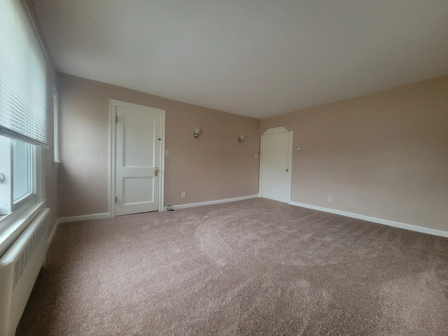 2 bed, 1000 sqft, $1,990 — Photo 4