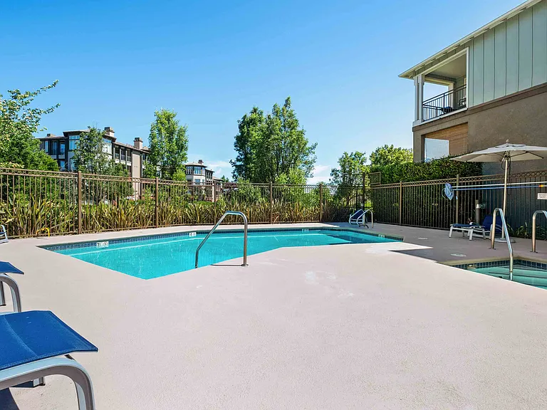 Ivy Hill — Photo 13
