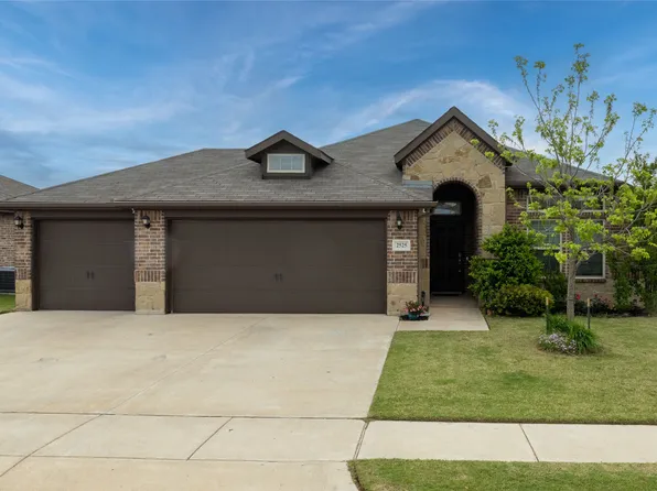 2525 Silver Fox Trl, Weatherford, TX 76086
