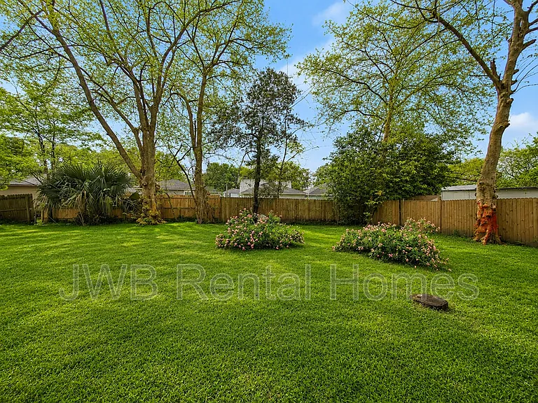 8712 Hare Ave — Photo 10