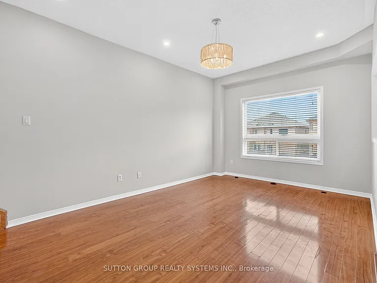 6556 Opera Glass Cres S — Photo 8