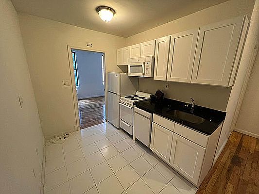 2nd image of 316 E 49th St #63