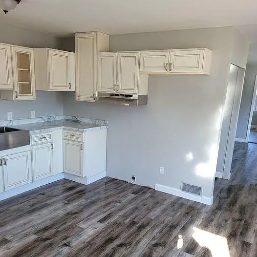 701 W Clay St — Photo 5