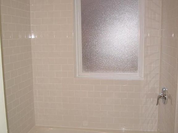 3rd image of 4736 Newport Ave