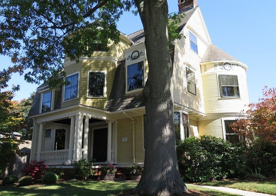 2nd image of 310 Olney St