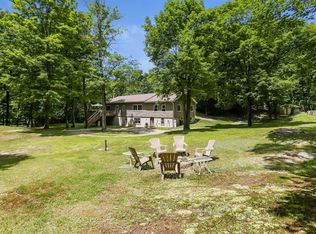 38 Meddaugh Rd, Pleasant Valley, NY 12569