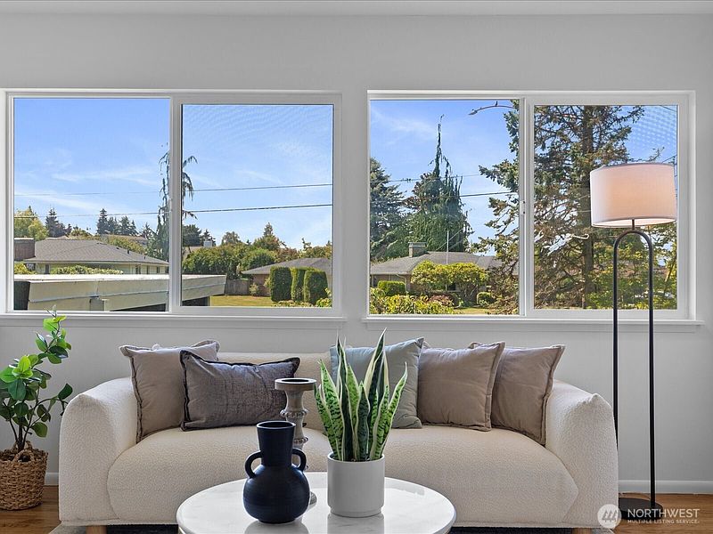 4th image of 817 Olympic Boulevard #A
