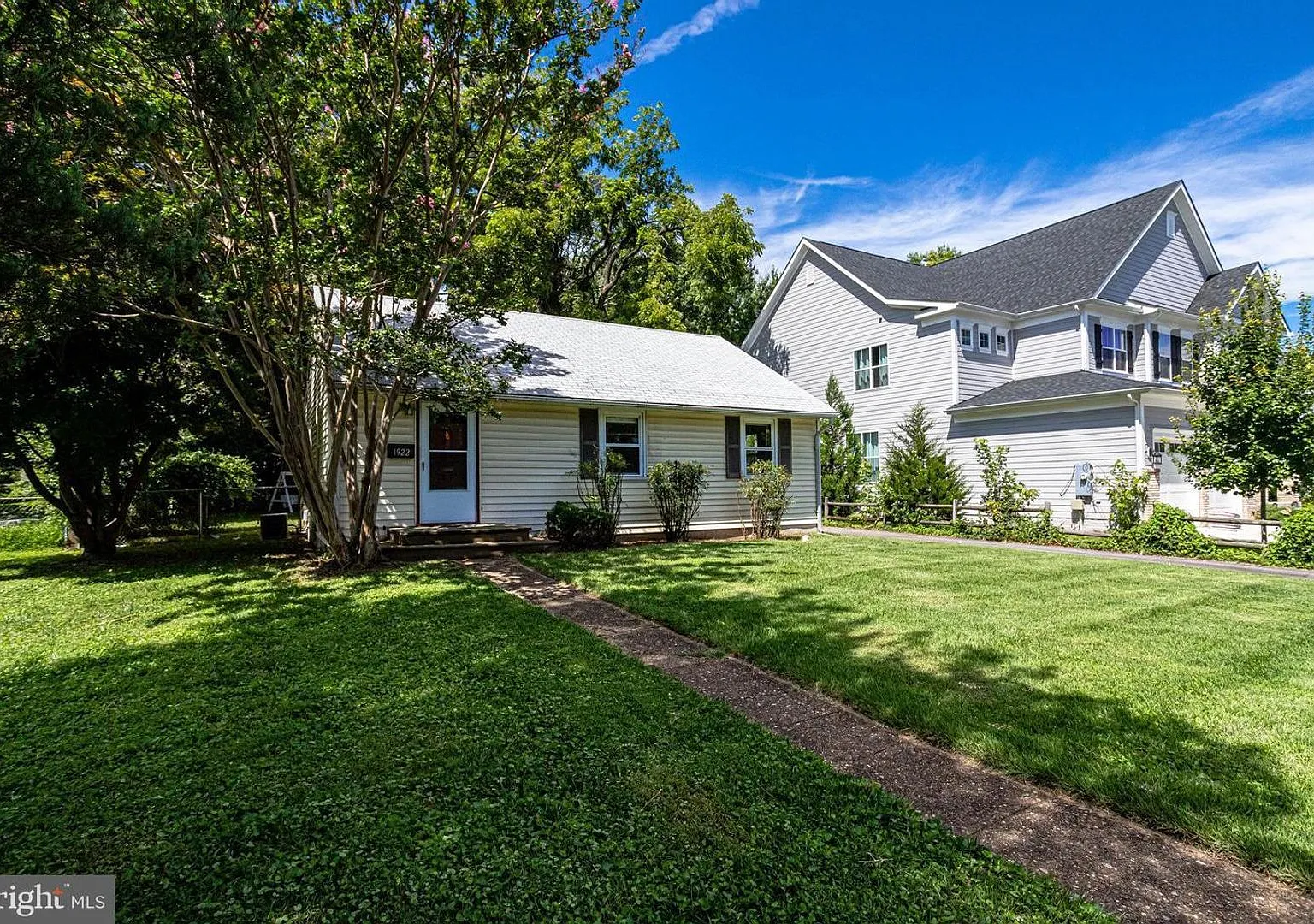 Discover the charm of this beautifully expanded classic rambler offering more than 1,200 square f... — Photo 2