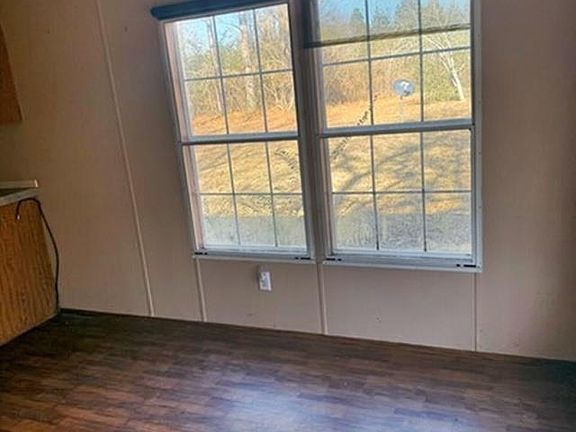 3rd image of 195 Star Rd