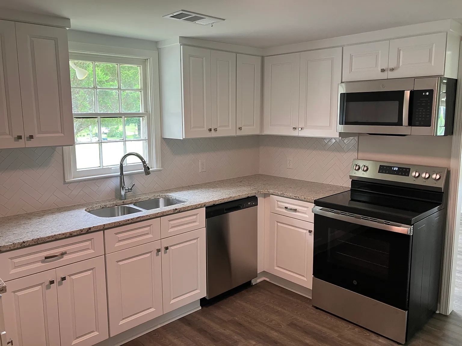 2 bed, 876 sqft, $1,500 — Photo 4