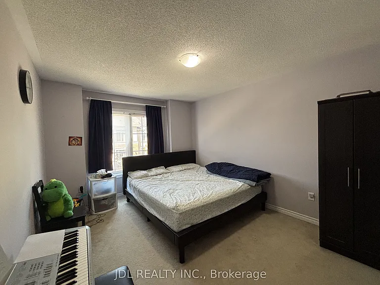 2435 Greenwich Dr #33 — Photo 12
