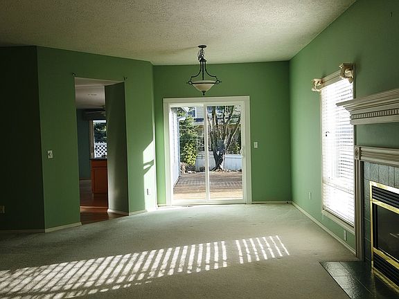 4th image of 2913 SE 170th Ave