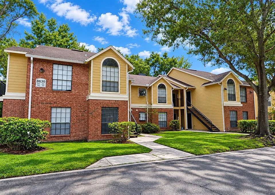 8630 Mallard Reserve Dr #1