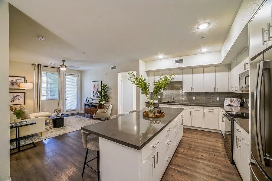 Vernola Marketplace Luxury Apartments