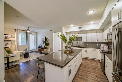 Vernola Marketplace Luxury Apartments Photo 1