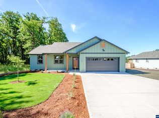 1141 SW Cherry St, Dallas, OR 97338