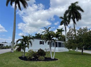 8600 Berkley Dr, Davie, FL 33324