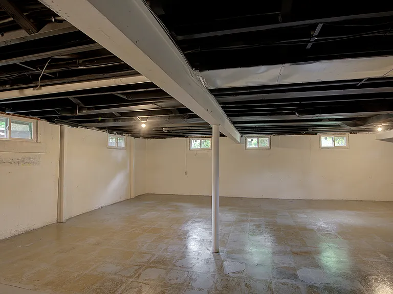 4413 N Grand Ave — Photo 16