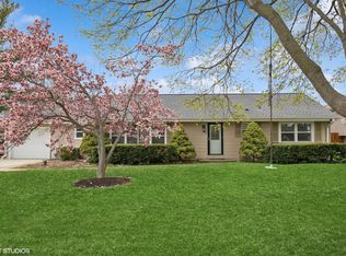 1090 S Pine Ave, Arlington Heights, IL