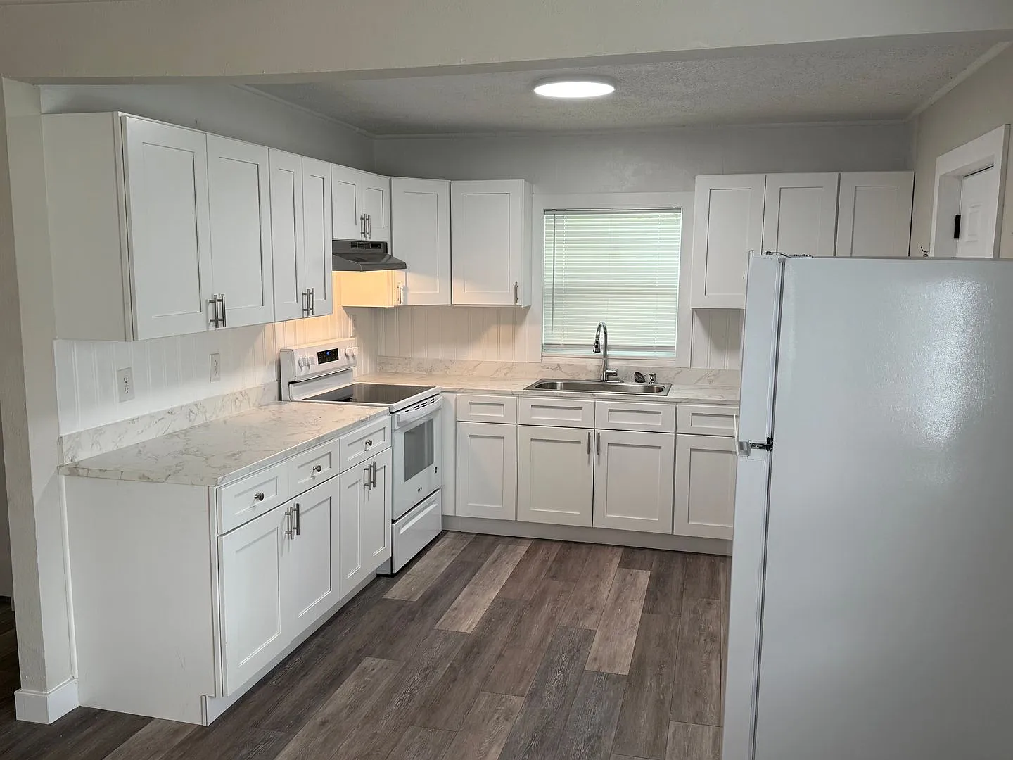 2 Bedroom, 1 Bathroom Single Family Home — Photo 4