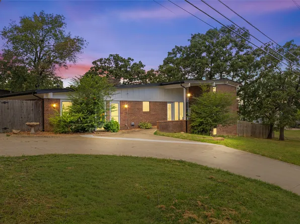 2131 E 11th St, Ada, OK 74820