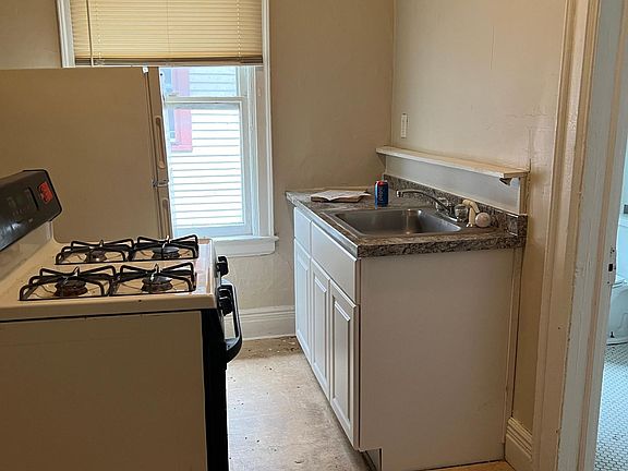 3rd image of 721 Ashland Ave #3F