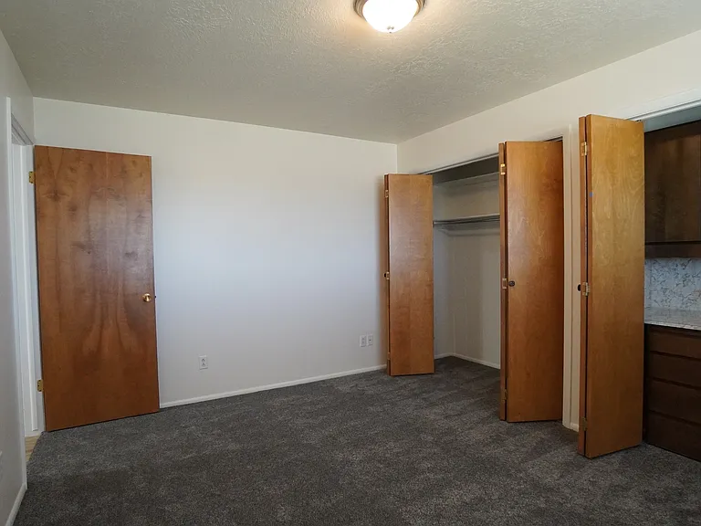615 S 5900 W — Photo 23