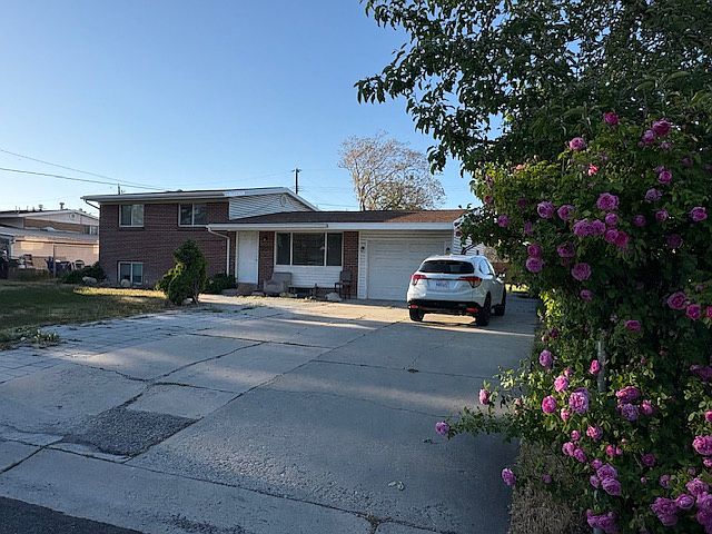 1st image of 3222 W Mark Ave