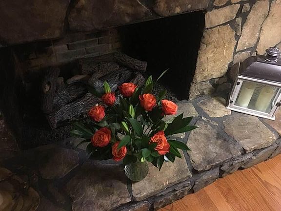 Real mtn stone gas fireplace