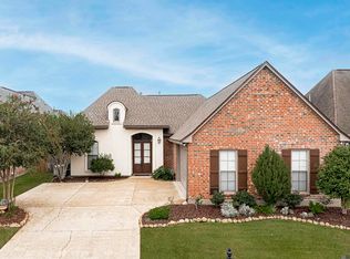 9067 Fox Gate Dr, Baton Rouge, LA 70809
