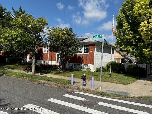 2nd image of 197 Craig Ave