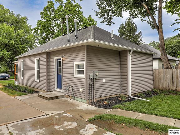 3rd image of 6727 Platte Ave