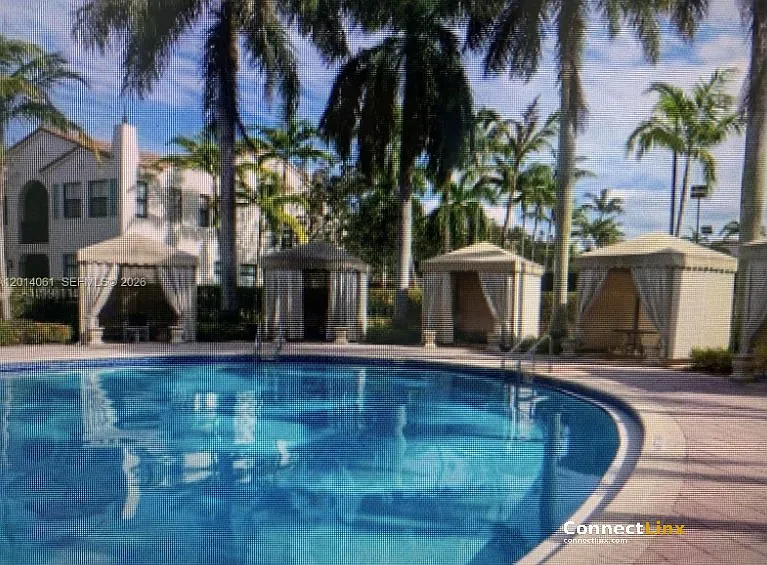 3 bed, 2.5 bath, 1510 sqft, $3,300 — Photo 3