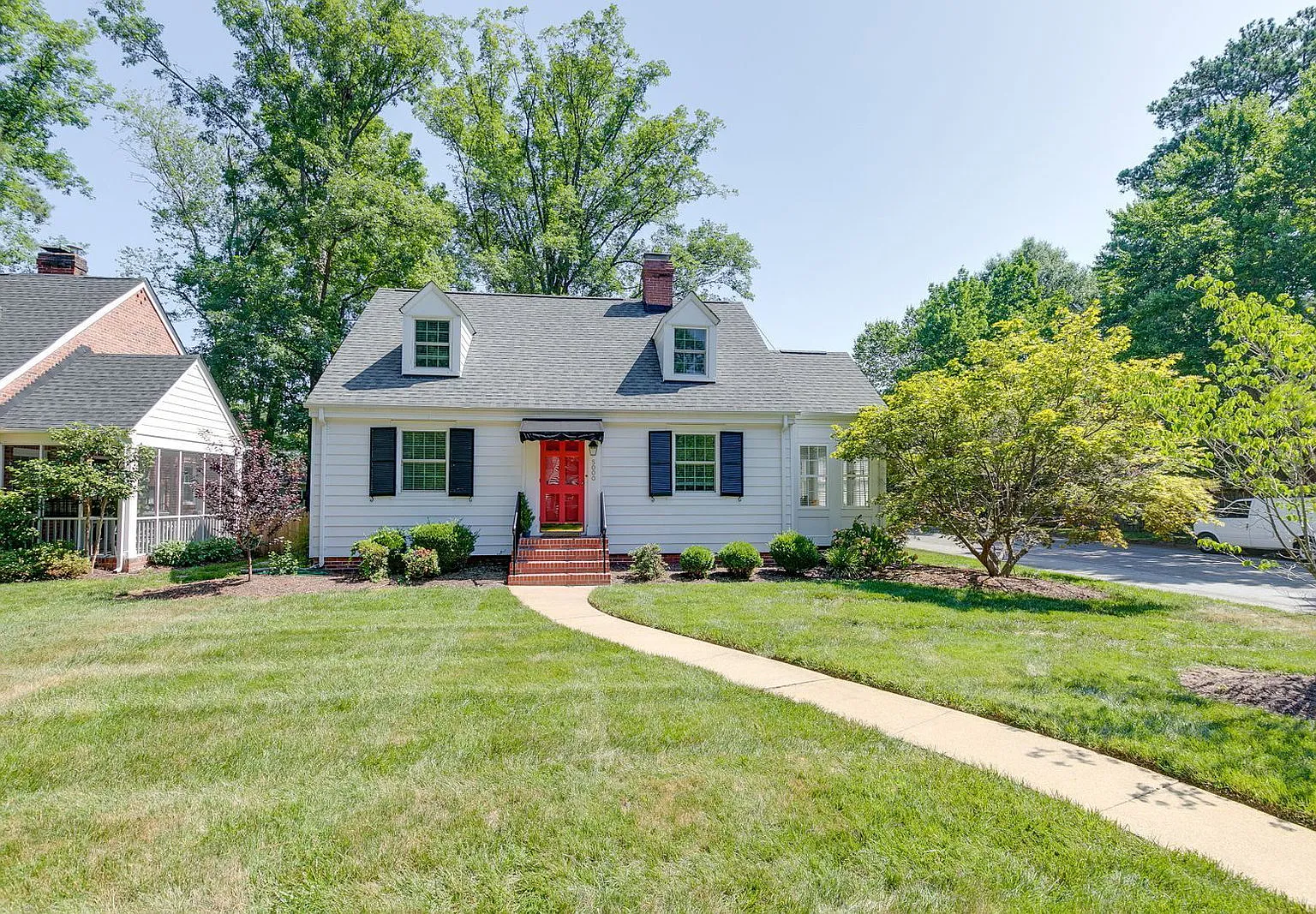 3 bed, 2.0 bath, 1569 sqft, $3,800 — Photo 2