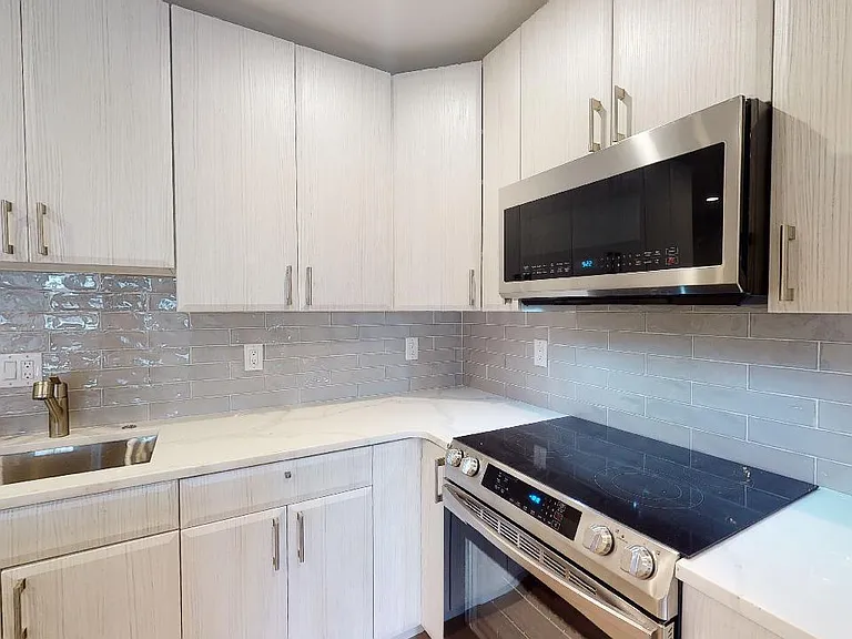 662 N 15th St #1 — Photo 7