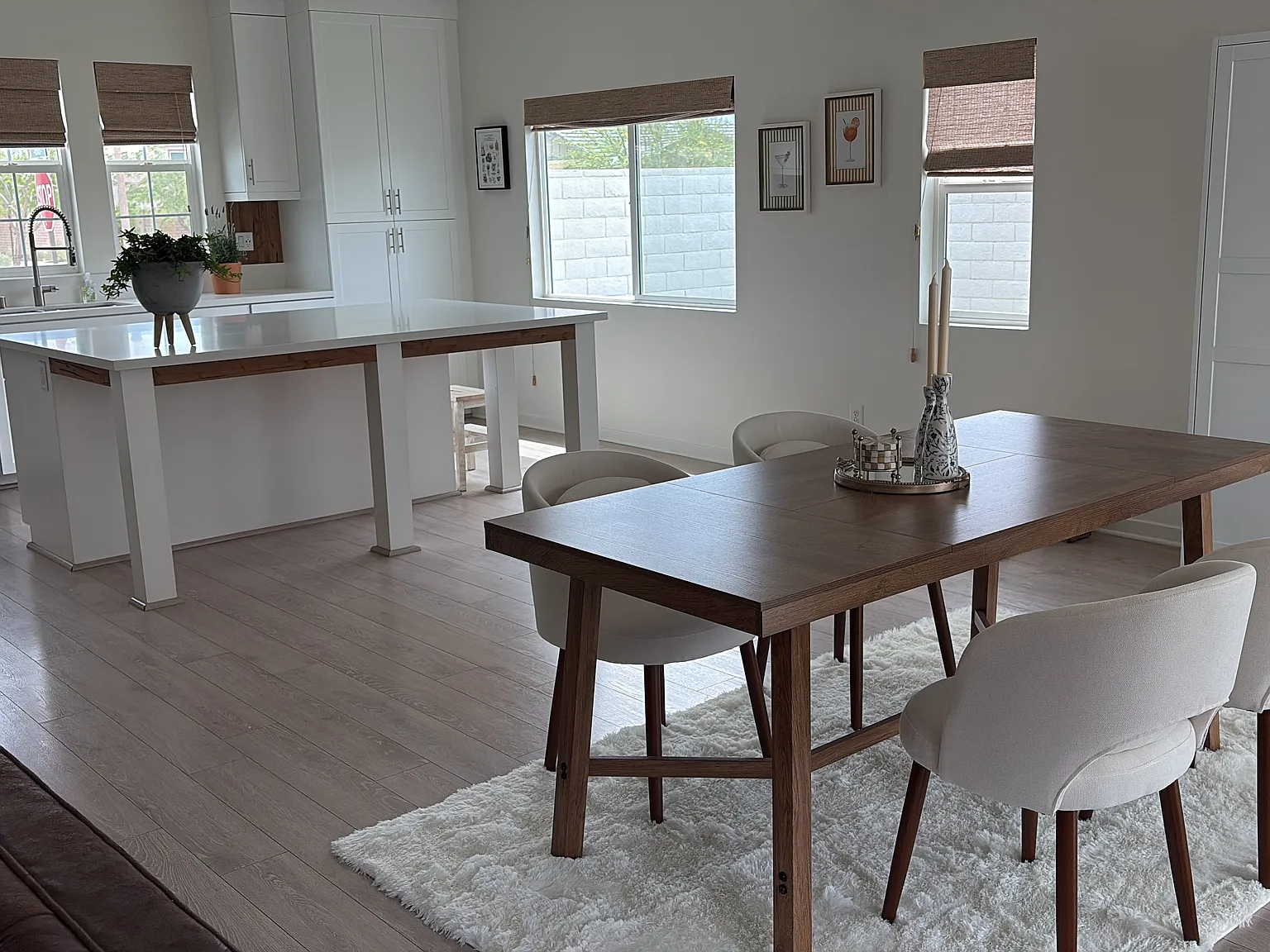 4 bed, 2400 sqft, $1,250 — Photo 3
