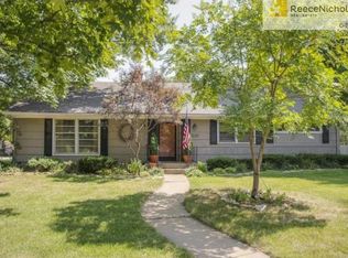 7131 Springfield St, Prairie Village, KS 66208