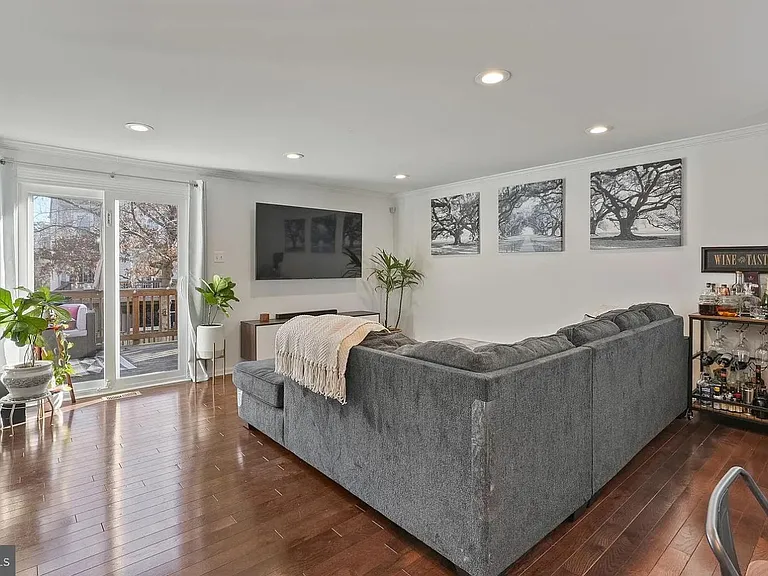 7680 Wolford Way — Photo 3