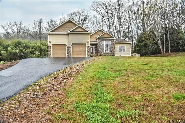 1st image of 720 Lyndhurst Dr