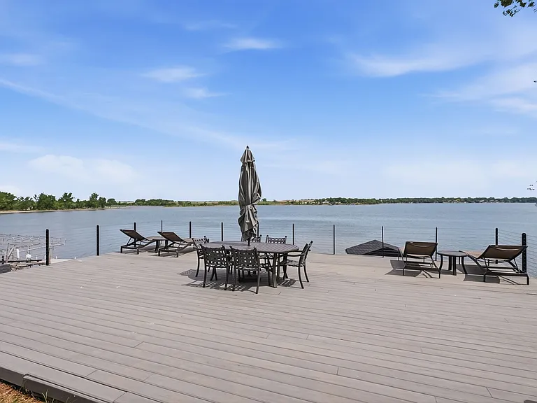 Relax, lounge, and entertain on the composite deck while soaking in all the lake life has to offer.