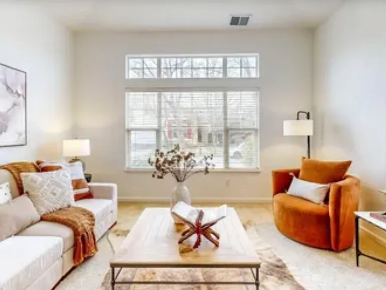 402 Dove Ln — Photo 12