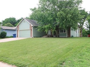 710 N Erin Ln, Mulvane, KS 67110
