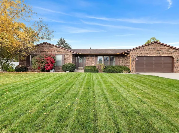 51701 E Gatehouse Dr, South Bend, IN 46637