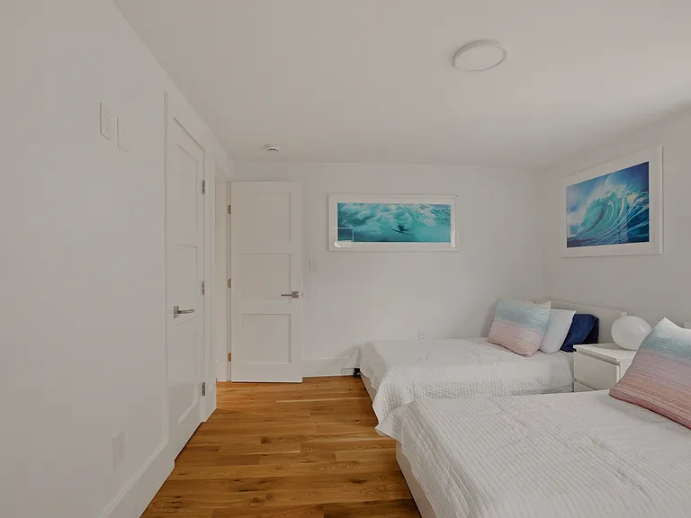 59 Houston Ave — Photo 17