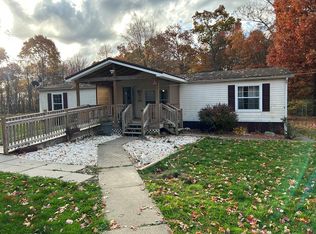 810 Carnes School Rd, Seneca, PA 16346