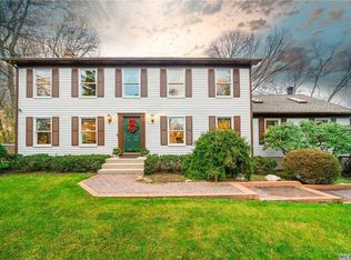 3 Caterham Ln, Setauket, NY 11733