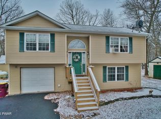 135 N Forrest Dr, Milford, PA 18337