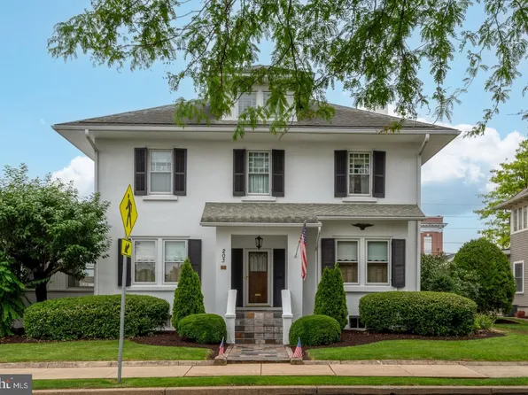 203 Cocoa Ave, Hershey, PA 17033