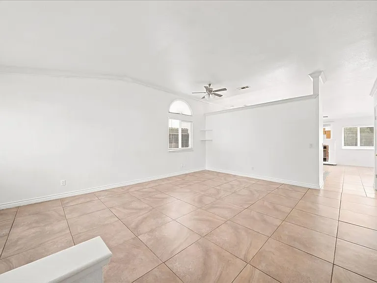 8408 Silver Run Way — Photo 4