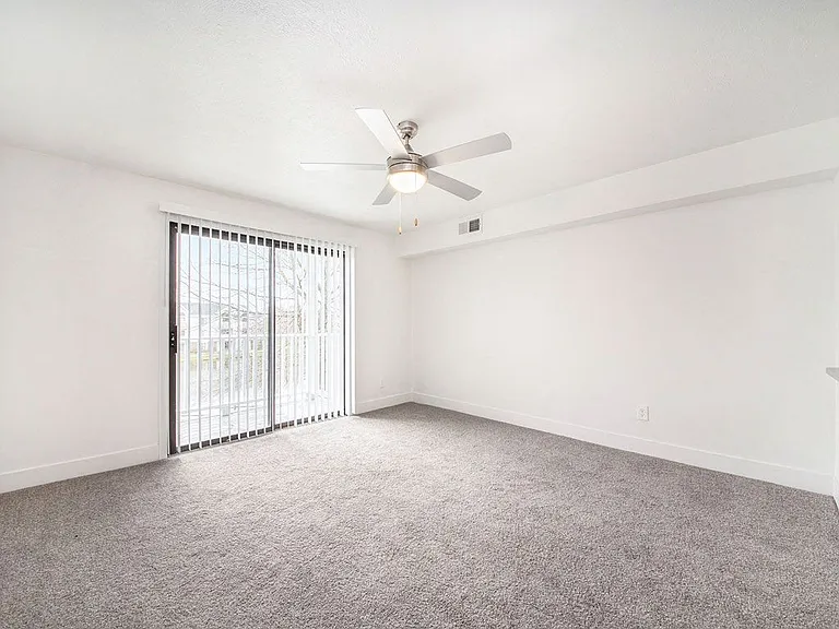 The Crossings Apartments — Photo 12